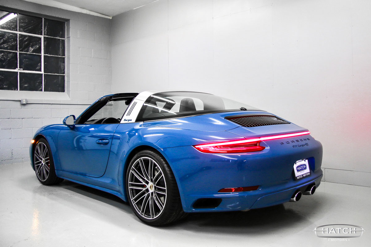 2019-Porsche-911-Targa-4S-Blue20