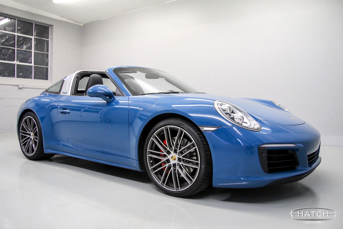 2019-Porsche-911-Targa-4S-Blue37