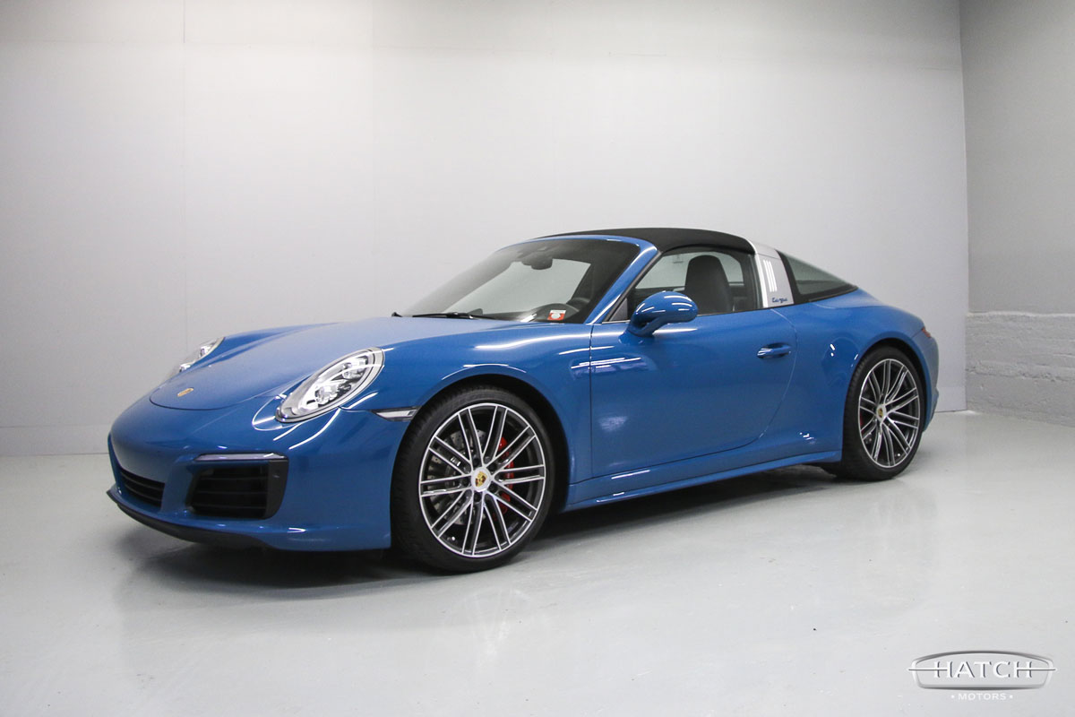 2019-Porsche-911-Targa-4S-Blue4